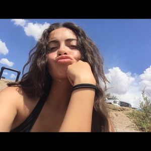 Meet your Posher, Joyce